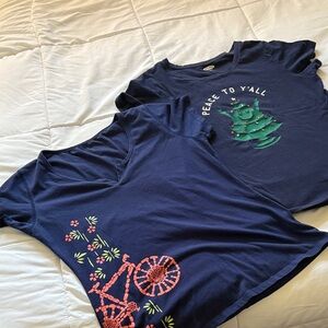 Pair of Everywhere Graphic T-Shirts Set